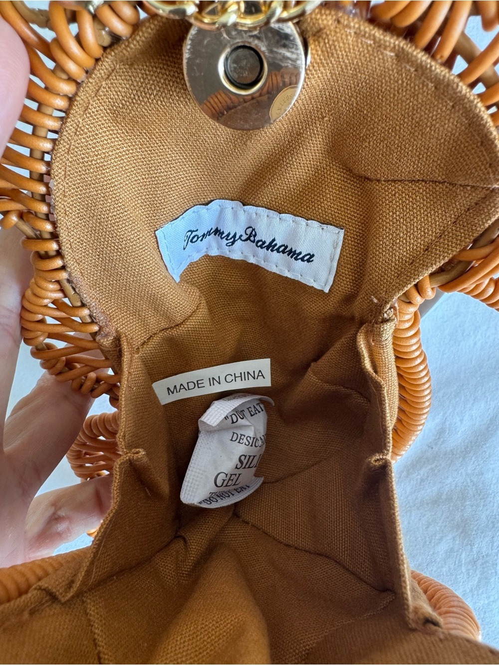 Tommy Bahama Woven Seahorse Crossbody Bag in Tan with Gold Chain - Picture 2 of 2